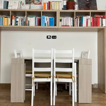 Cozy House With Terrace Roma