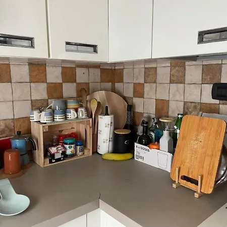 Cozy House With Terrace Apartman